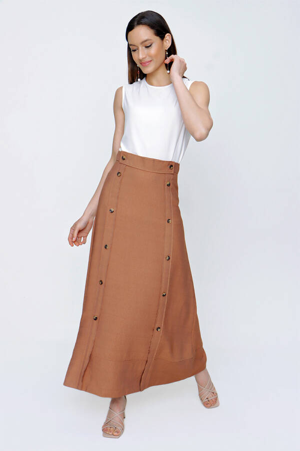 Kahverengi Düğme Detaylı Spor Etek - 2