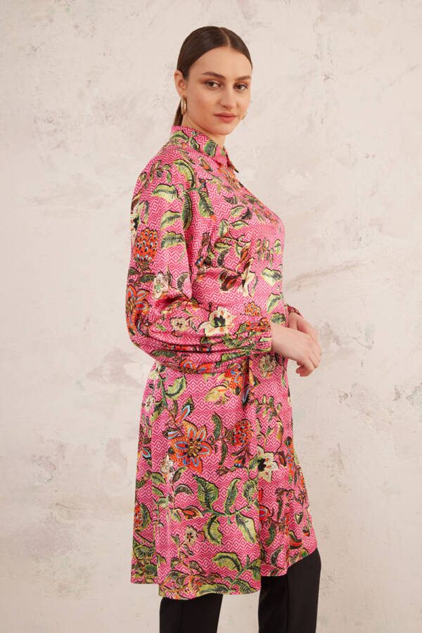 Pembe Desenli Arka Bel Lastikli Tunik - 3