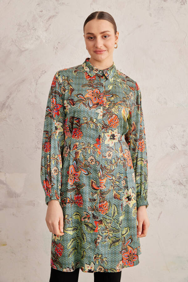Yeşil Desenli Arka Bel Lastikli Tunik - 1