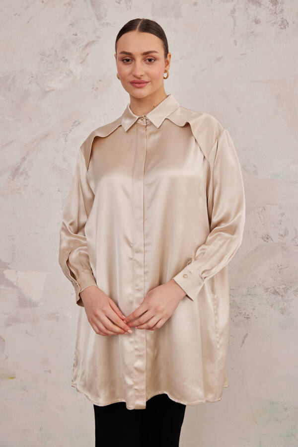 Taş Omuzları Detaylı Saten Tunik - 3