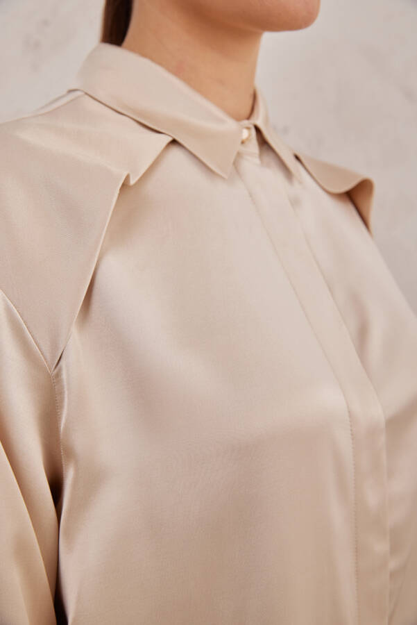 Taş Omuzları Detaylı Saten Tunik - 5