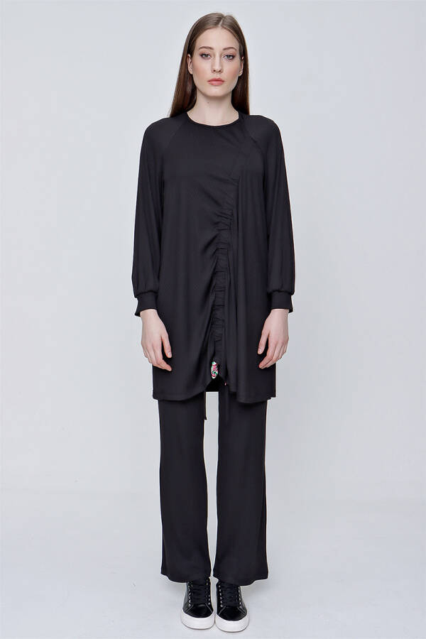 Siyah Büzgü Detaylı Fitilli Örme Tunik - 1