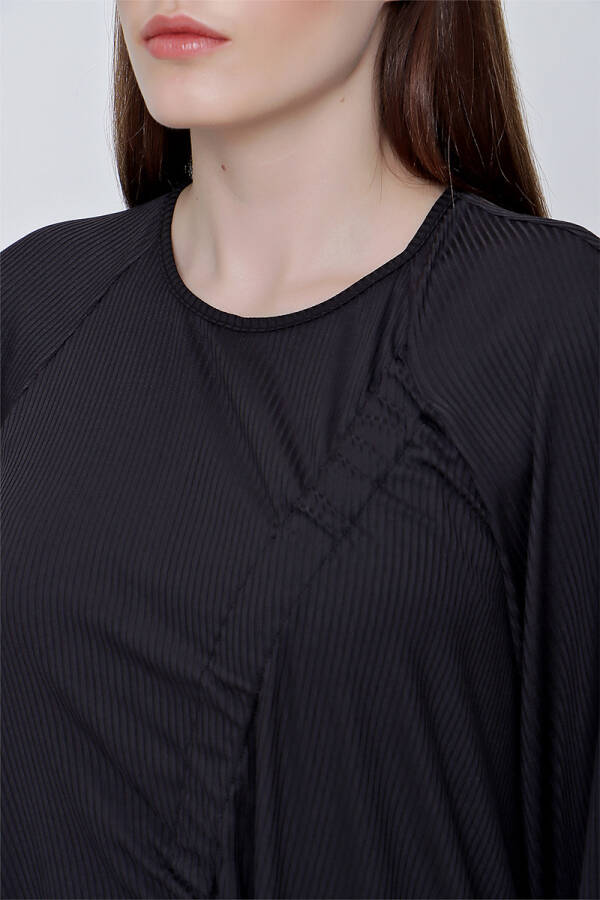 Siyah Büzgü Detaylı Fitilli Örme Tunik - 5