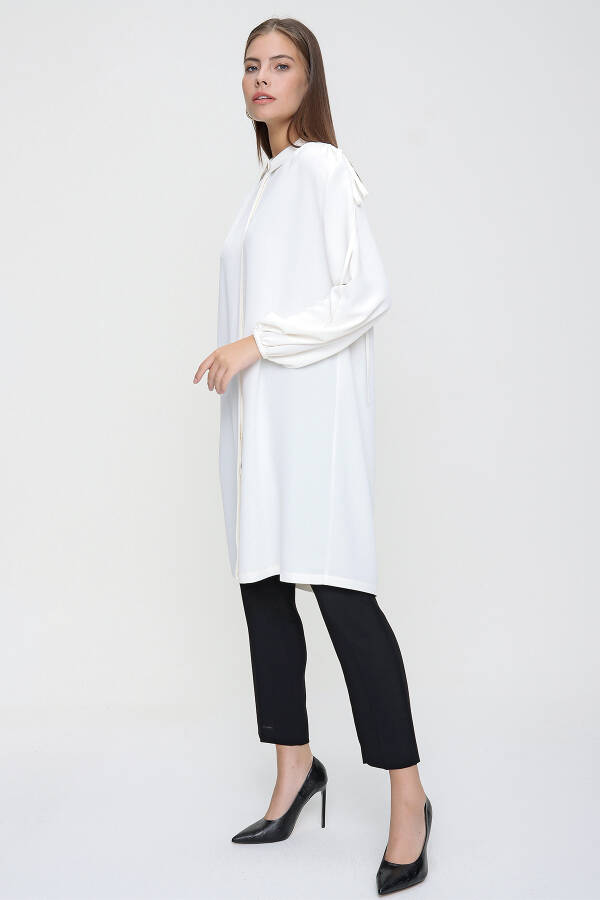 Ekru Omuzları Büzgü Detaylı Tunik - 2