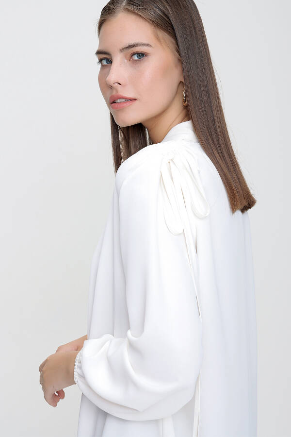Ekru Omuzları Büzgü Detaylı Tunik - 7