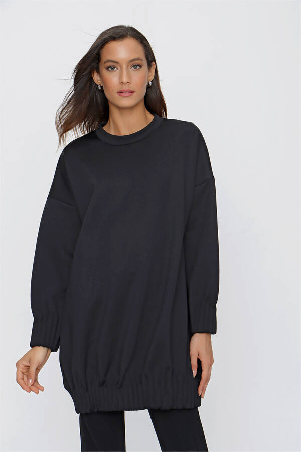 Siyah Manşet Ve Etek Ucu Detaylı Örme Tunik - 1