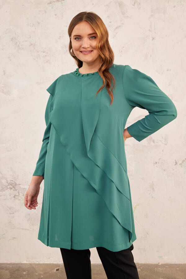 Yeşil Yakası İşlemeli Volanlı Tunik - 5