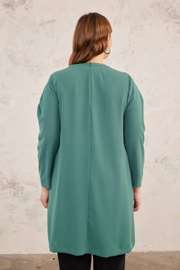 Yeşil Yakası İşlemeli Volanlı Tunik - 7