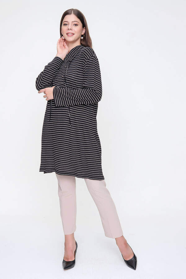 Siyah Yarım Patlı Örme Tunik - 4