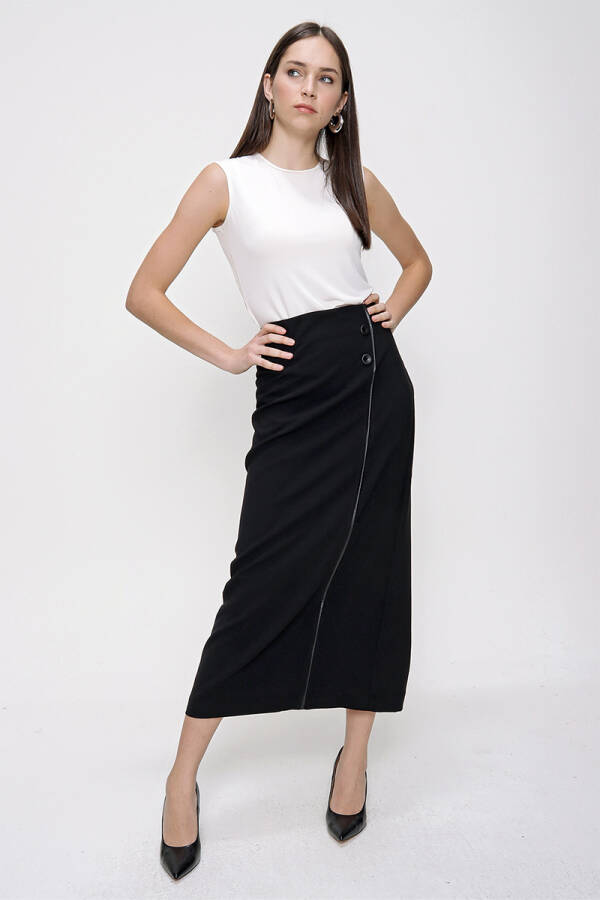 Siyah Deri Biyeli Etek - 5