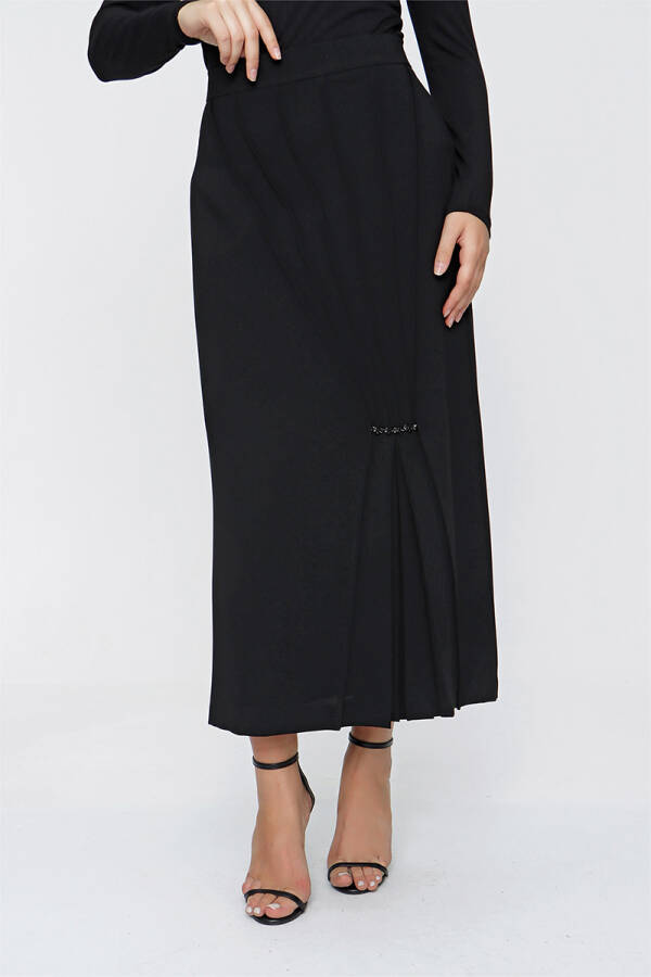 Siyah İşleme Detaylı Örme Kumaş Etek - 3