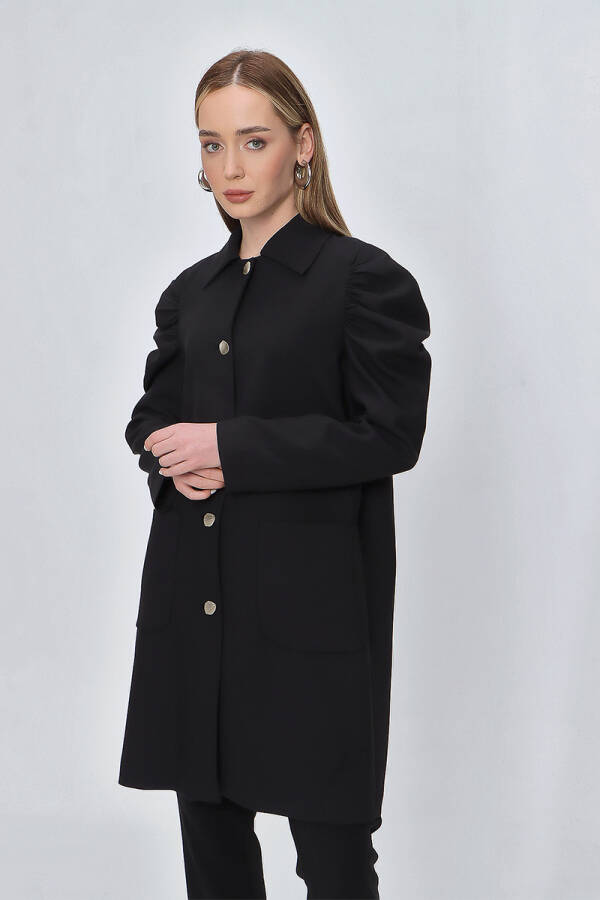 Siyah Omuzları Büzgülü Cep Detaylı Kap - 3