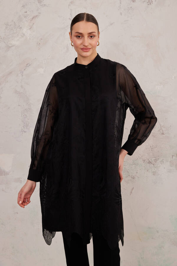 Siyah Kumaşı İşlemeli Rahat Kesim Kap - 5