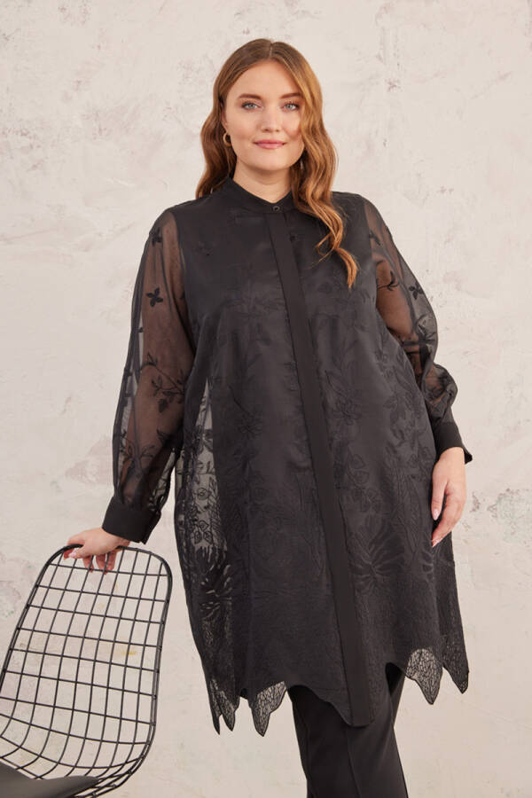 Siyah Kumaşı İşlemeli Rahat Kesim Kap - 3