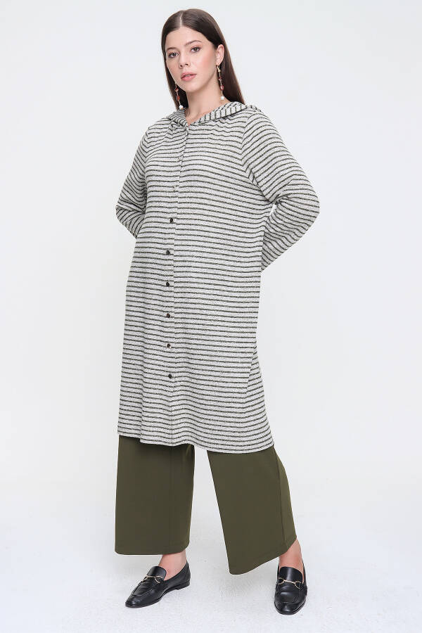 Haki Önden Düğmeli Kapüşonlu Uzun Hırka - 3