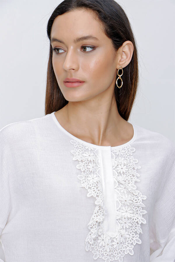 Ekru Patı Dantel Detaylı Bluz - 3