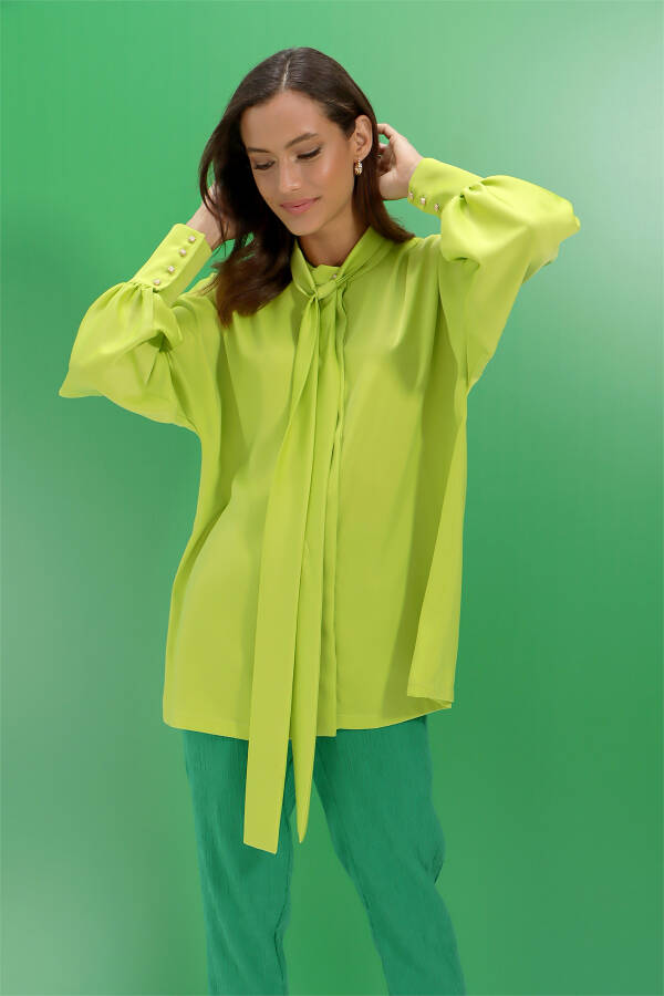 Yeşil Yakası Bağcıklı Bluz - 1
