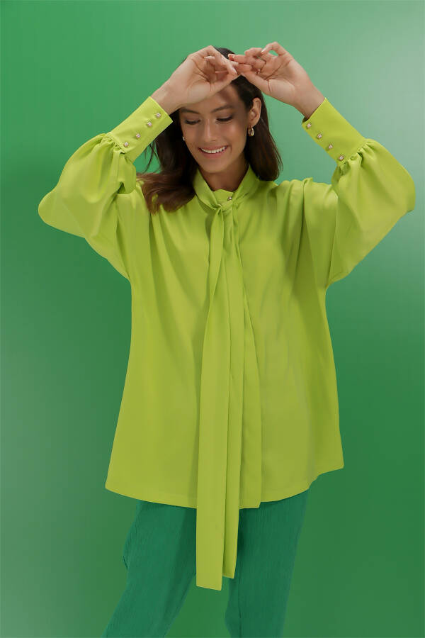 Yeşil Yakası Bağcıklı Bluz - 3