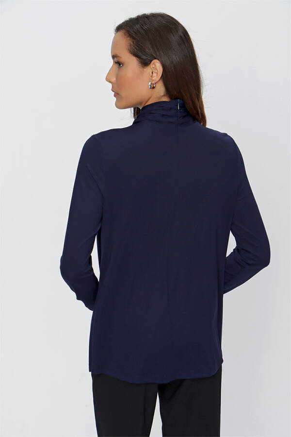 Lacivert Yakası Drape Detaylı Örme Bluz - 6