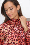 Taba Yakası Fırfırlı Leopar Bluz - 5