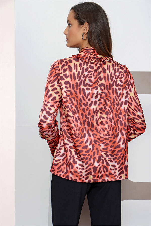 Taba Yakası Fırfırlı Leopar Bluz - 6