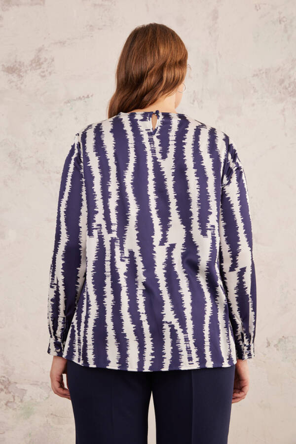 Lacivert V Yaka Desenli Bluz - 7