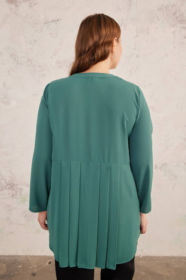 Yeşil İşleme Detaylı Pileli Bluz - 4