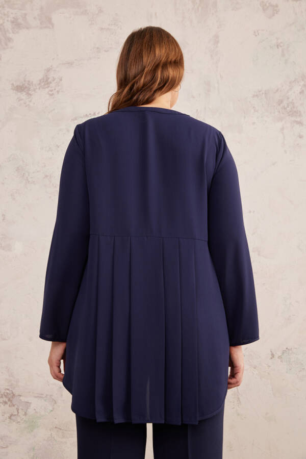 Lacivert İşleme Detaylı Pileli Bluz - 5