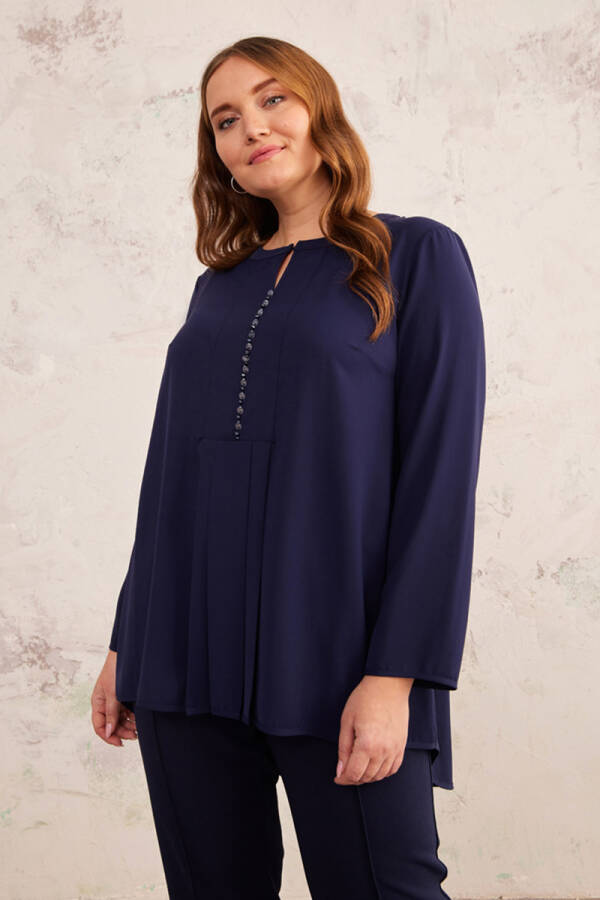 Lacivert İşleme Detaylı Pileli Bluz - 6