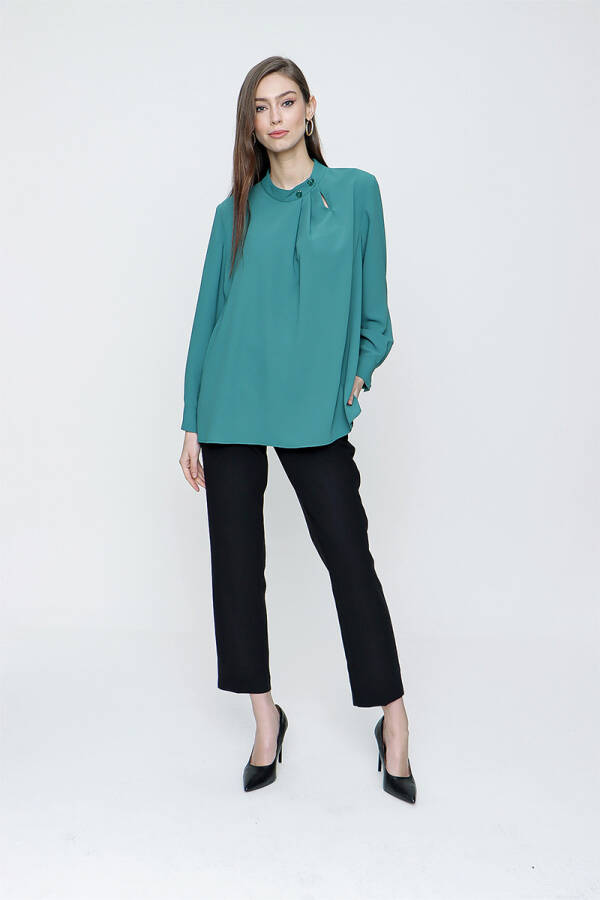 Yeşil Hakim Yaka İşlemeli Bluz - 3