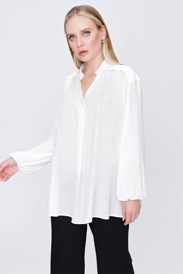 Ekru Omuzları Pile Detaylı Bluz - 2