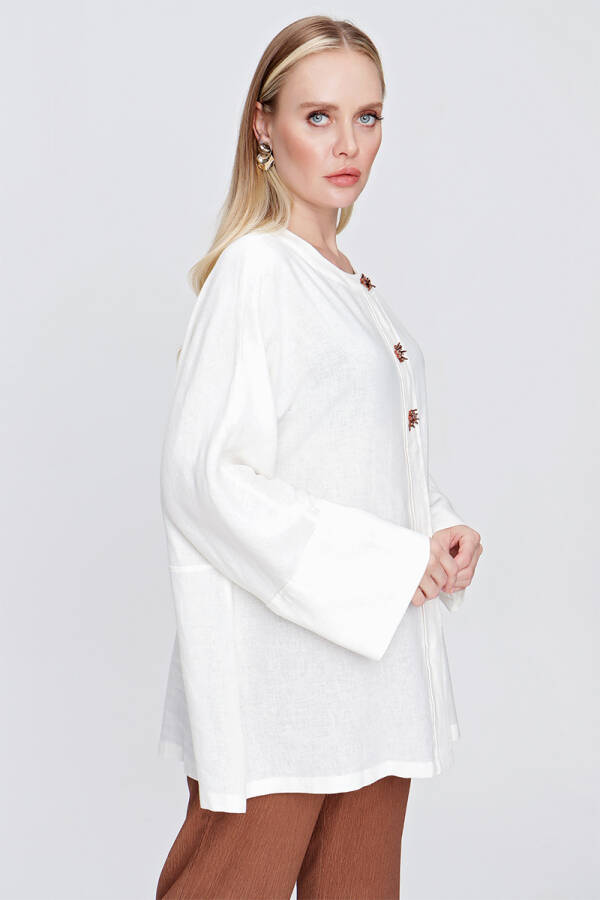 Ekru Rahat Kesim İşleme Detaylı Bluz - 2