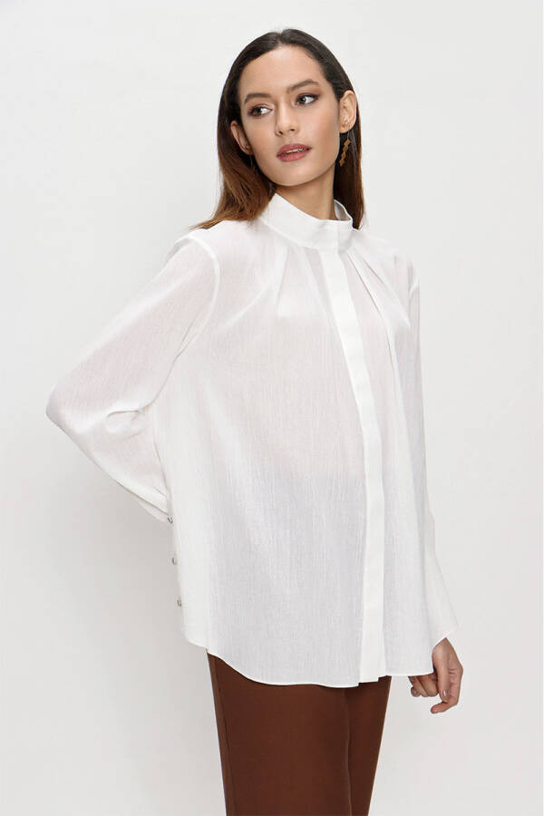 Ekru Yanları Düğme Detaylı Hakim Yaka Bluz - 6