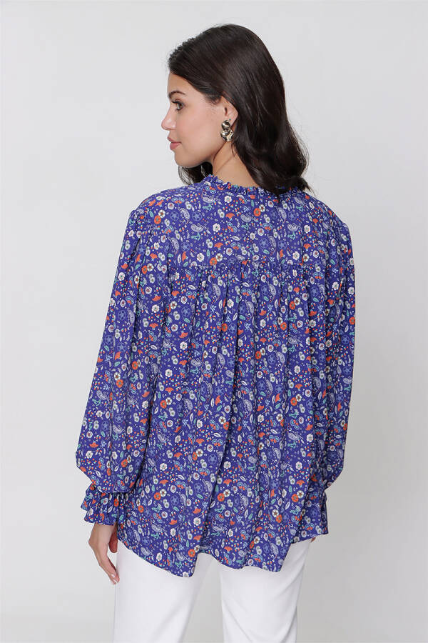 Mavi Çiçek Desen Bağcıklı Bluz - 6