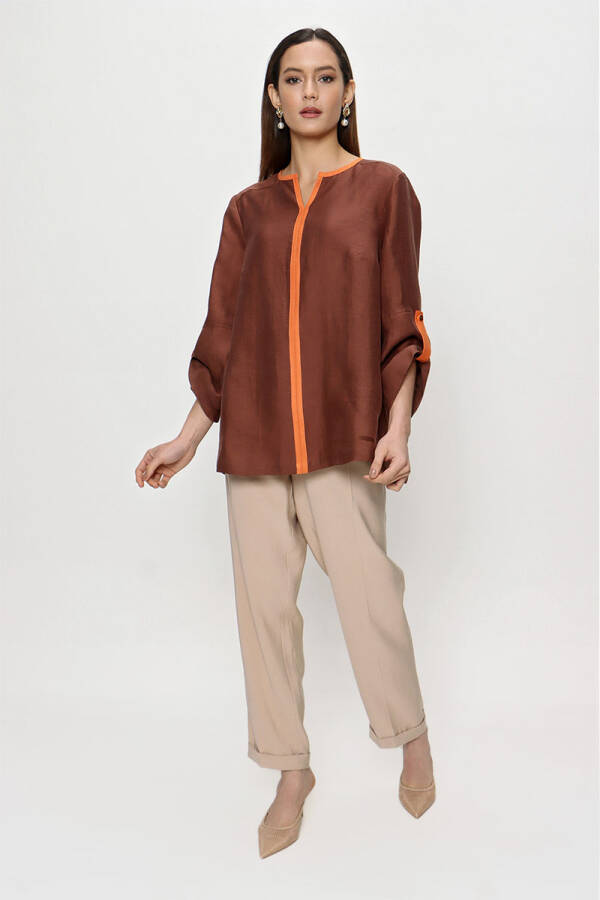 Kahverengi Garnili Apolet Detaylı Bluz - 1