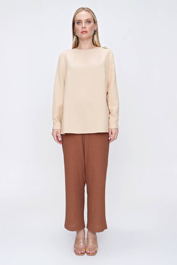 Bej İşleme Detaylı Keten Bluz - 2