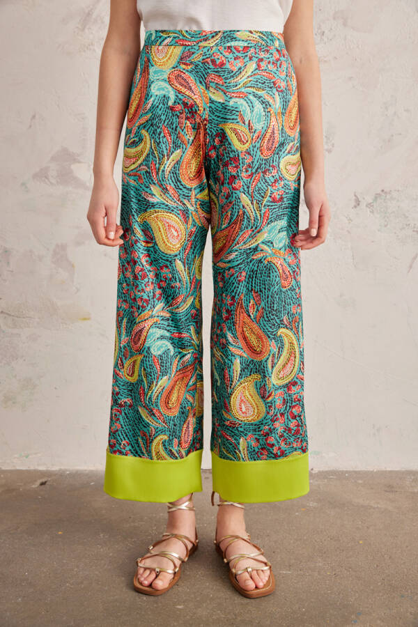 Yeşil Paçası Garnili Saten Desenli Pantolon - 4