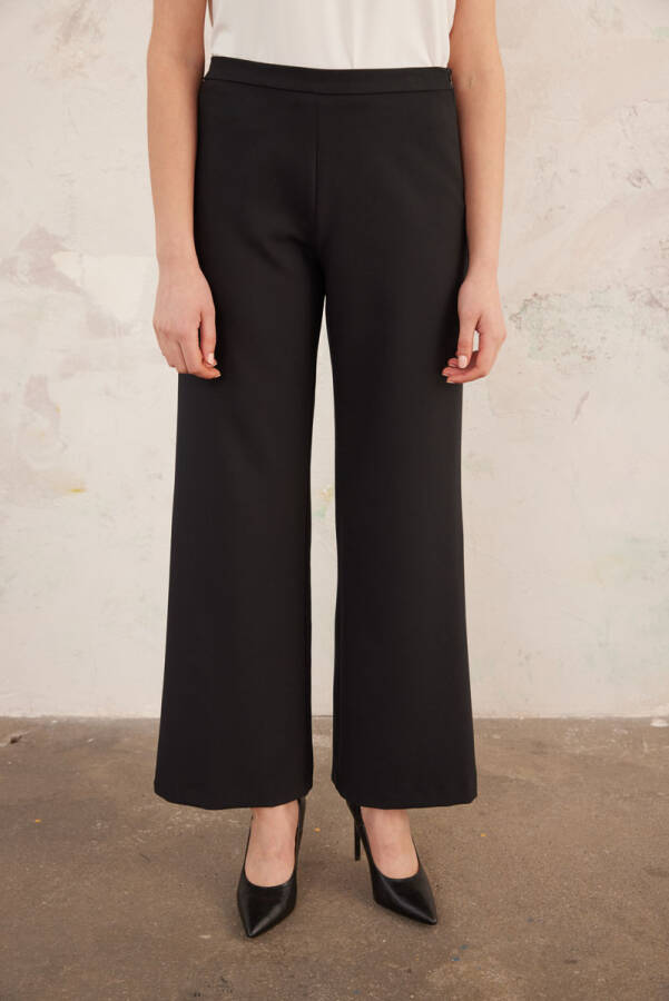 Siyah Arka Bel Lastikli Geniş Paça Pantolon - 3