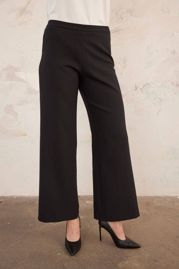 Siyah Arka Bel Lastikli Geniş Paça Pantolon - 5