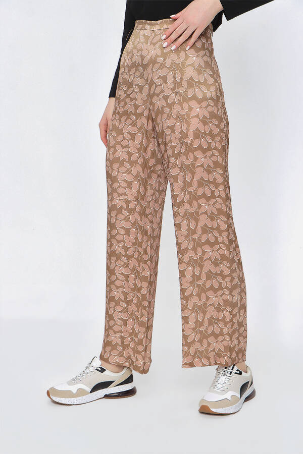 Pudra Çiçek Desen Saten Pantolon - 4