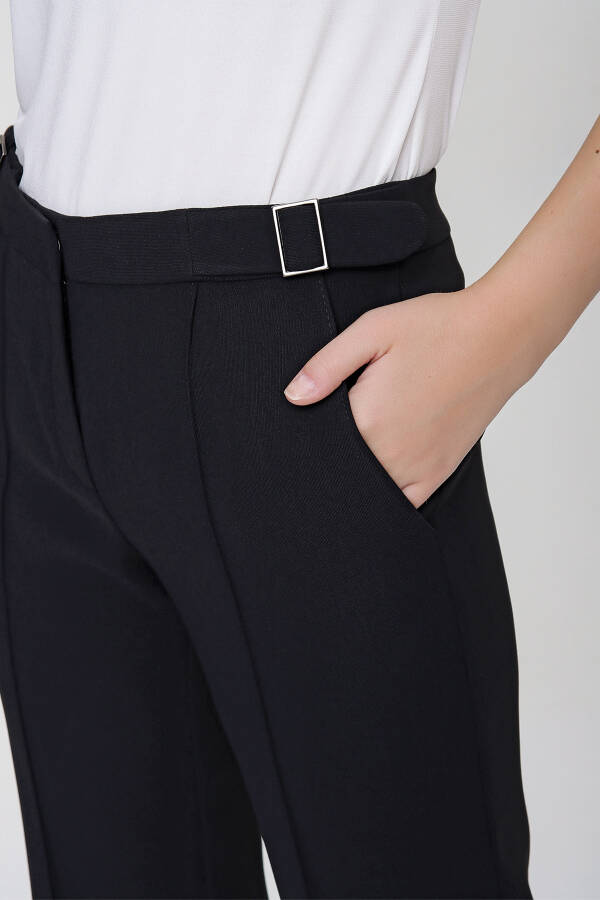 Siyah Toka Detaylı Bol Paça Crep Pantolon - 7