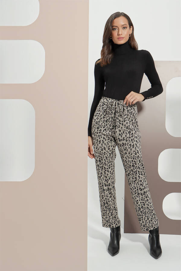 Gri Leopar Desen Rahat Kesim Örme Pantolon - 1