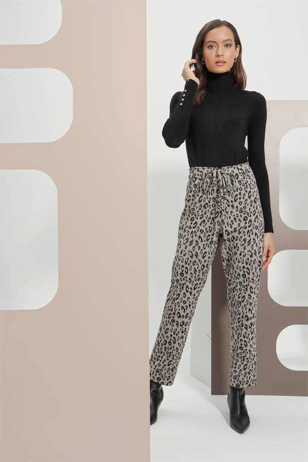 Gri Leopar Desen Rahat Kesim Örme Pantolon - 2