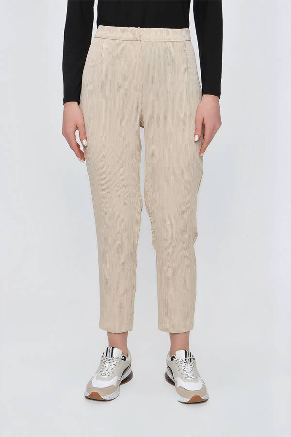 Bej Arka Bel Lastikli Dokulu Kumaş Pantolon - 3