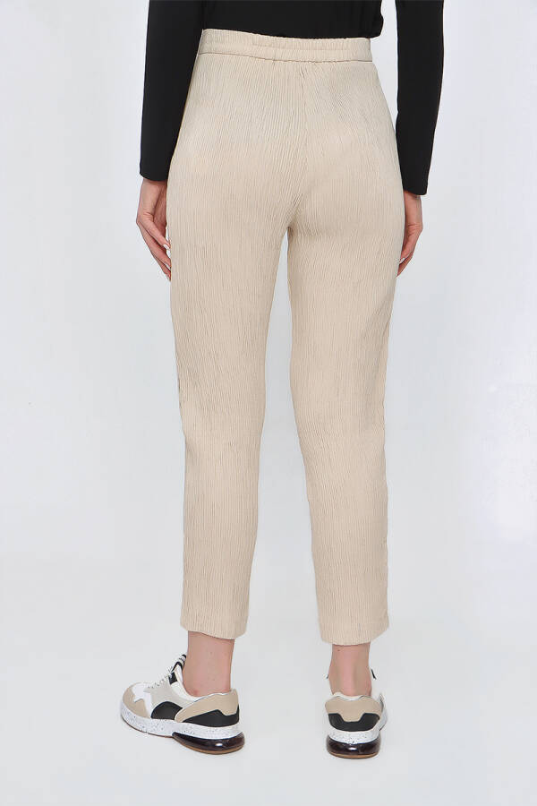 Bej Arka Bel Lastikli Dokulu Kumaş Pantolon - 5
