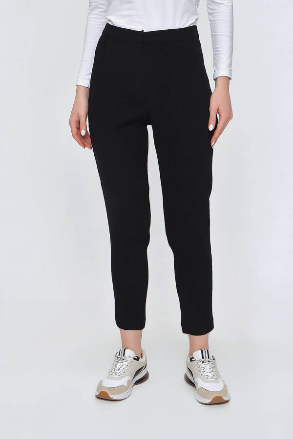 Siyah Arka Bel Lastikli Dokulu Kumaş Pantolon - 3