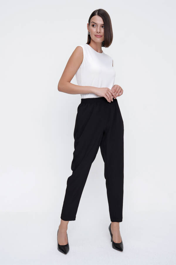 Siyah Bürümcük Kumaş Rahat Kesim Pantolon - 3