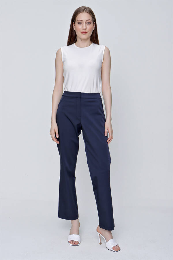 Lacivert Pamuk Gabardin Kumaş Beş Cepli Pantolon - 1