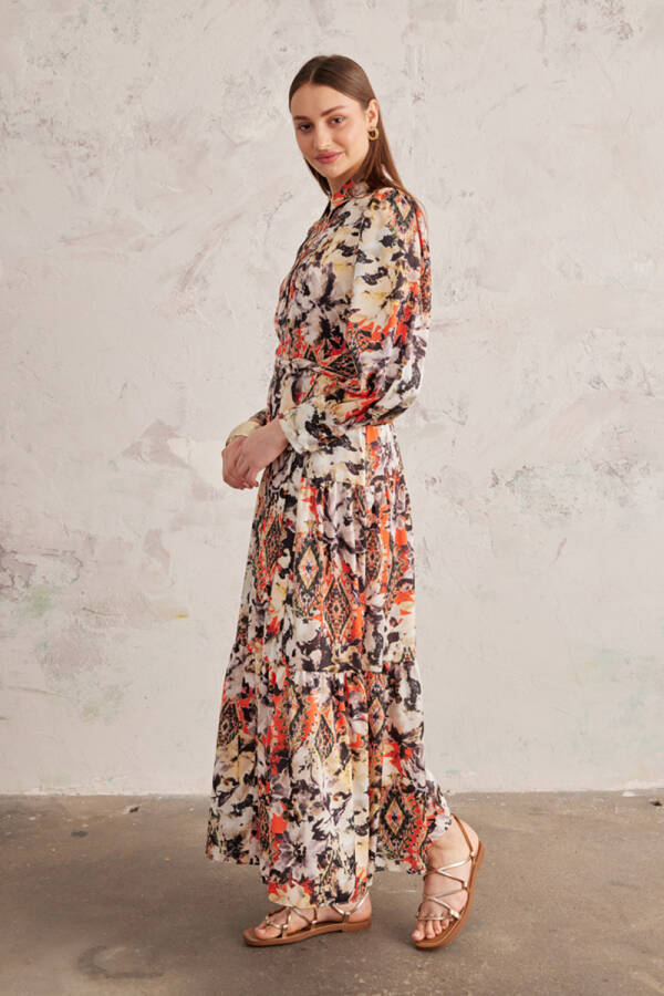 Turuncu Desenli Saten Elbise - 4