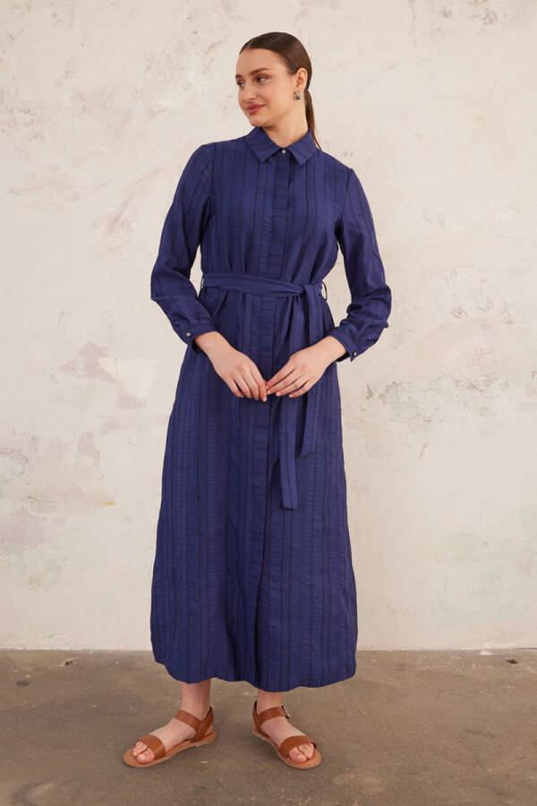 Lacivert Dokulu Kumaş Belden Kemerli Elbise - 3